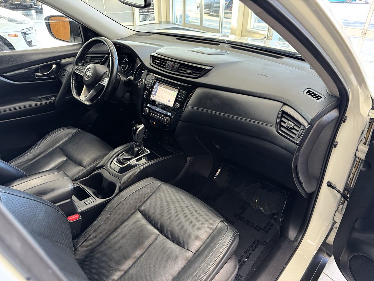 2017 Nissan Rogue SL photo 16