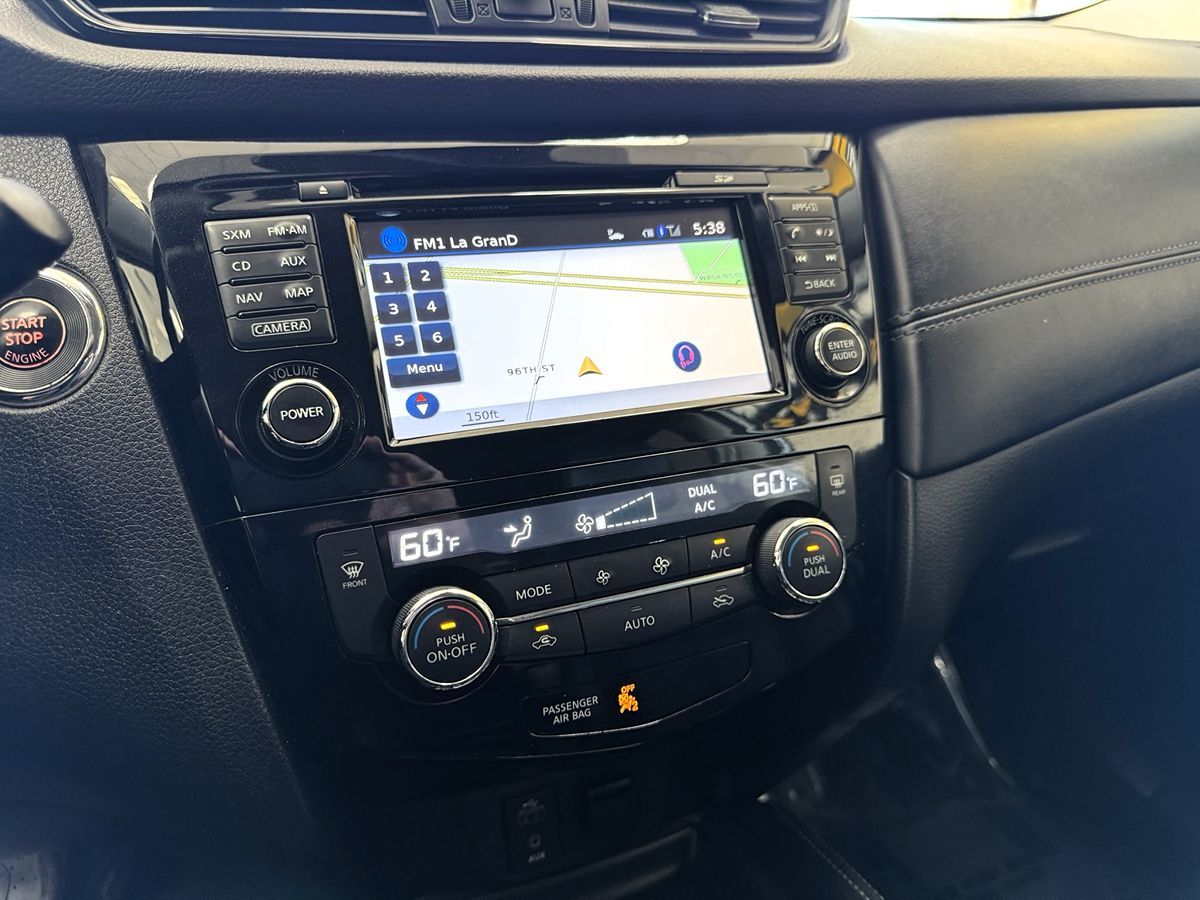 2017 Nissan Rogue SL photo 19