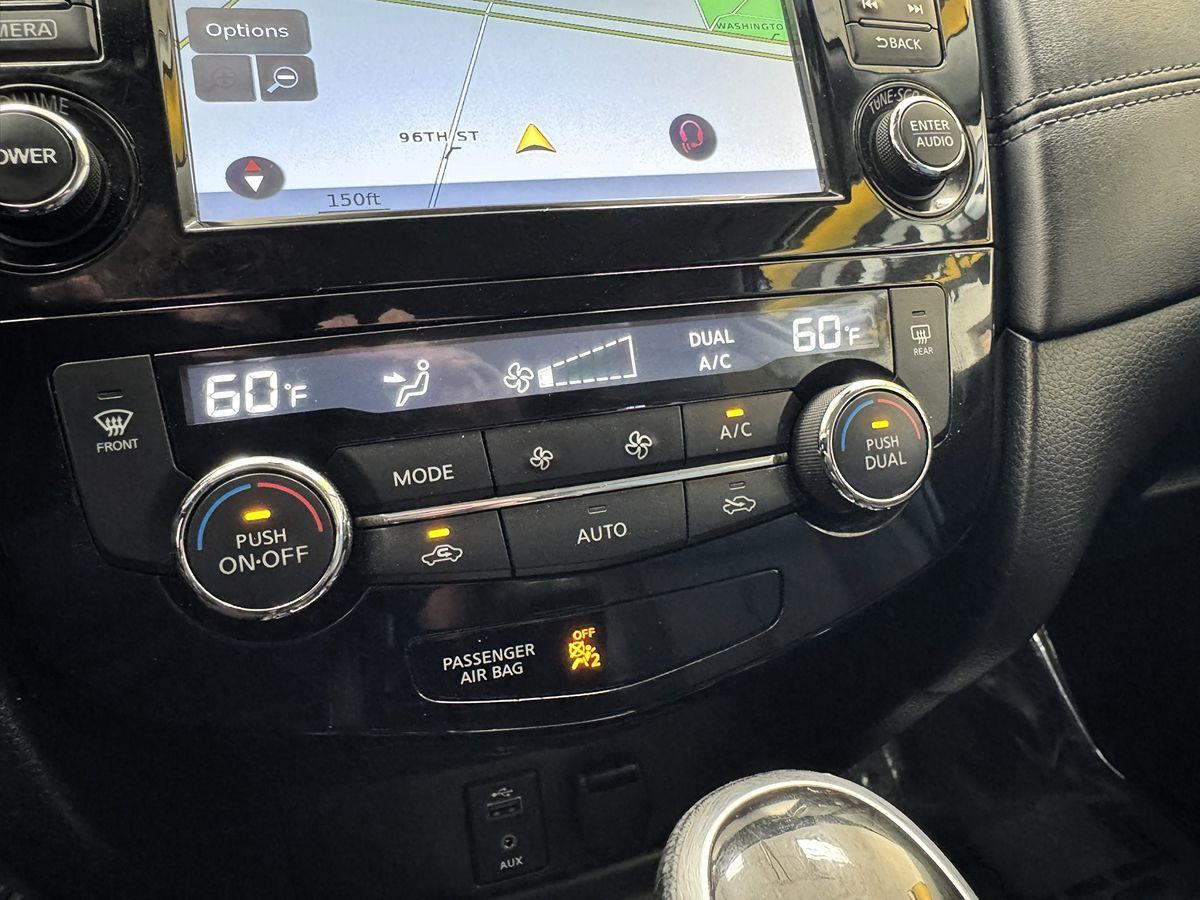 2017 Nissan Rogue SL photo 27