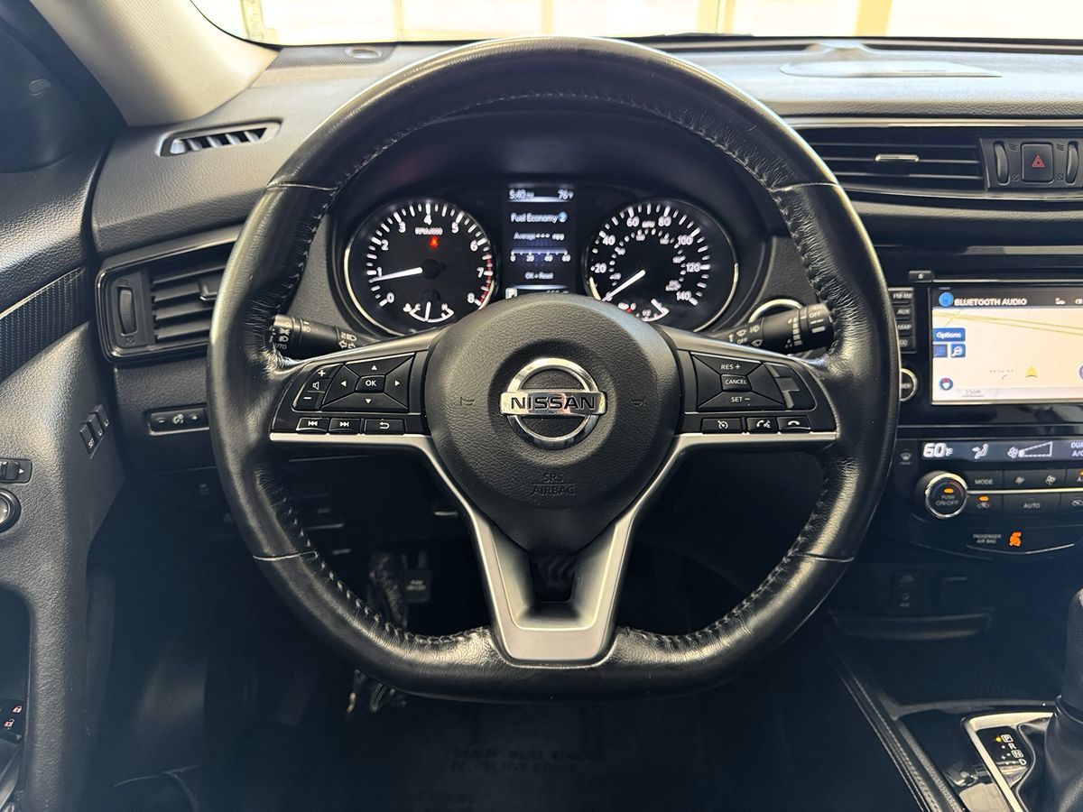 2017 Nissan Rogue SL photo 32