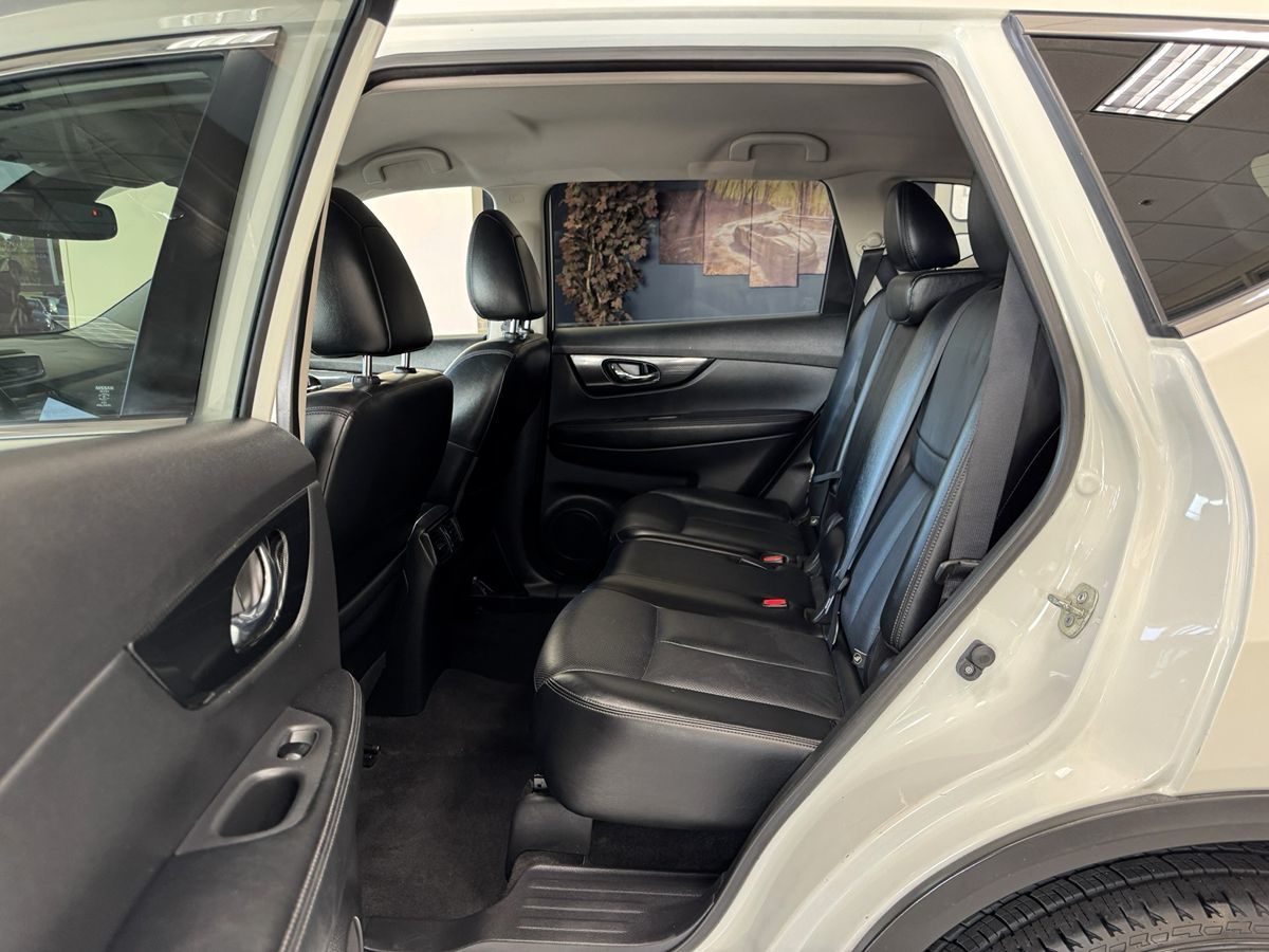 2017 Nissan Rogue SL photo 39