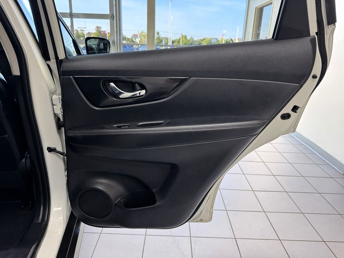 2017 Nissan Rogue SL photo 42