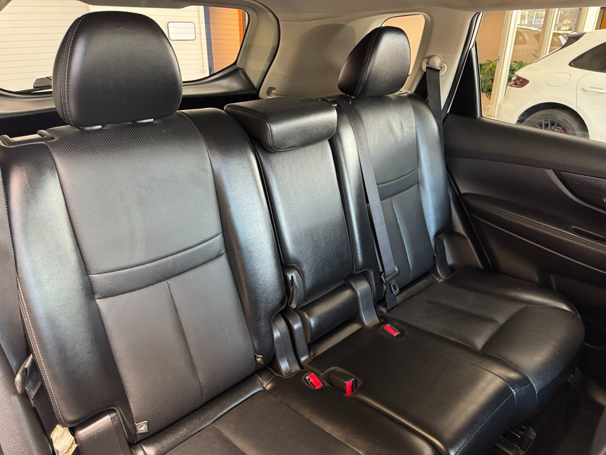 2017 Nissan Rogue SL photo 46