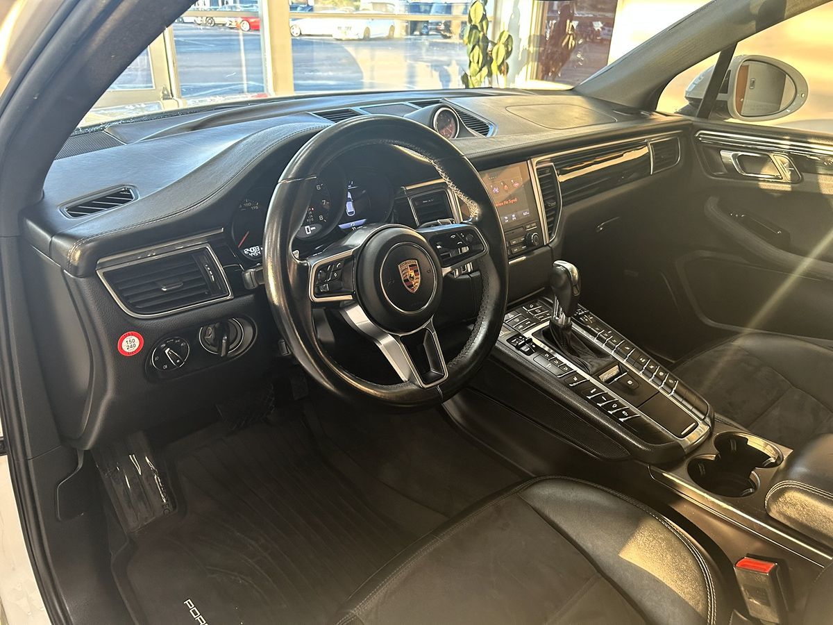 2017 Porsche Macan GTS photo 11