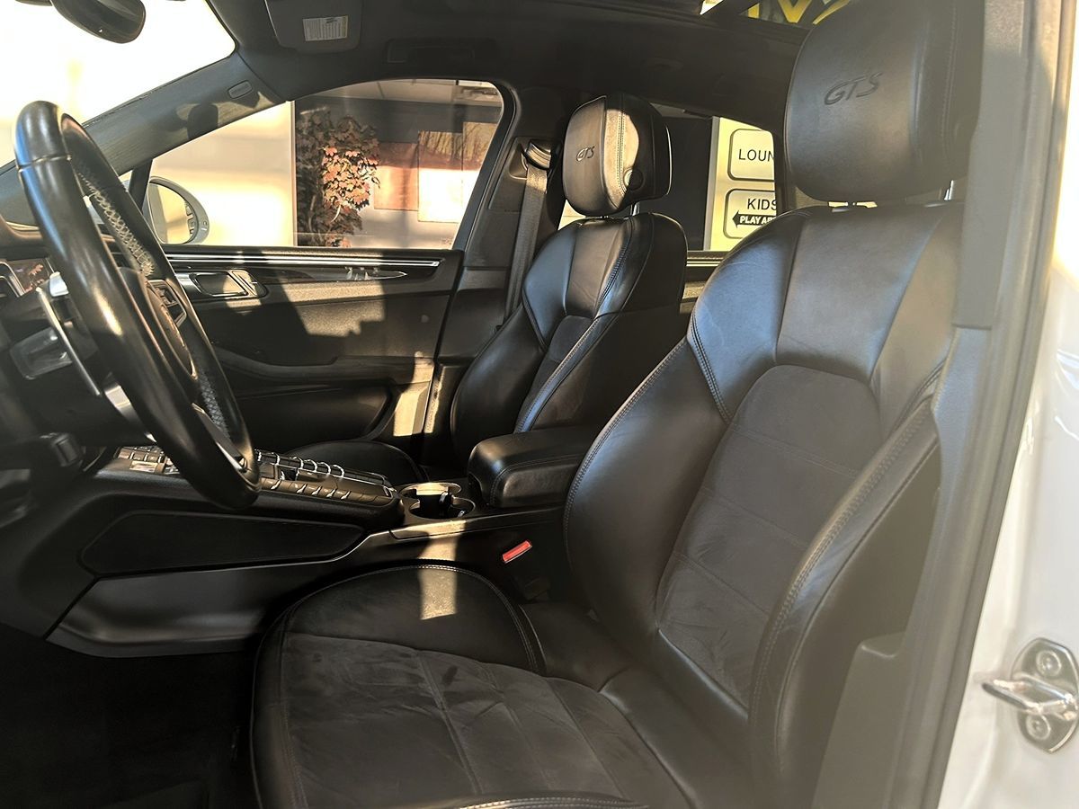 2017 Porsche Macan GTS photo 12
