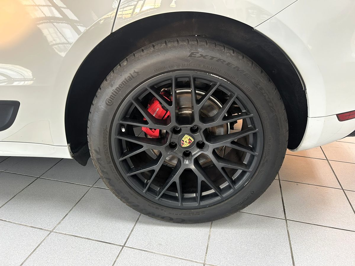 2017 Porsche Macan GTS photo 56