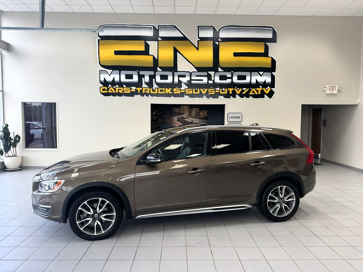 2018 Volvo V60 Cross Country photo 6
