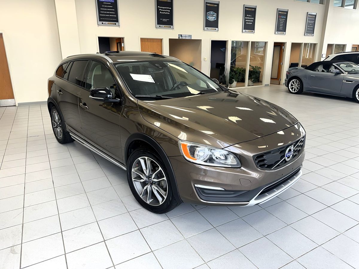 2018 Volvo V60 Cross Country photo 9