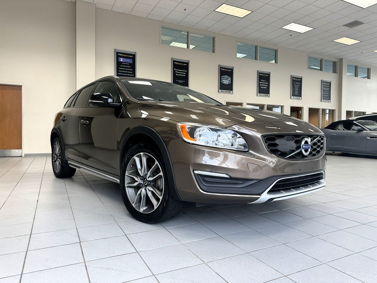 2018 Volvo V60 Cross Country photo 10