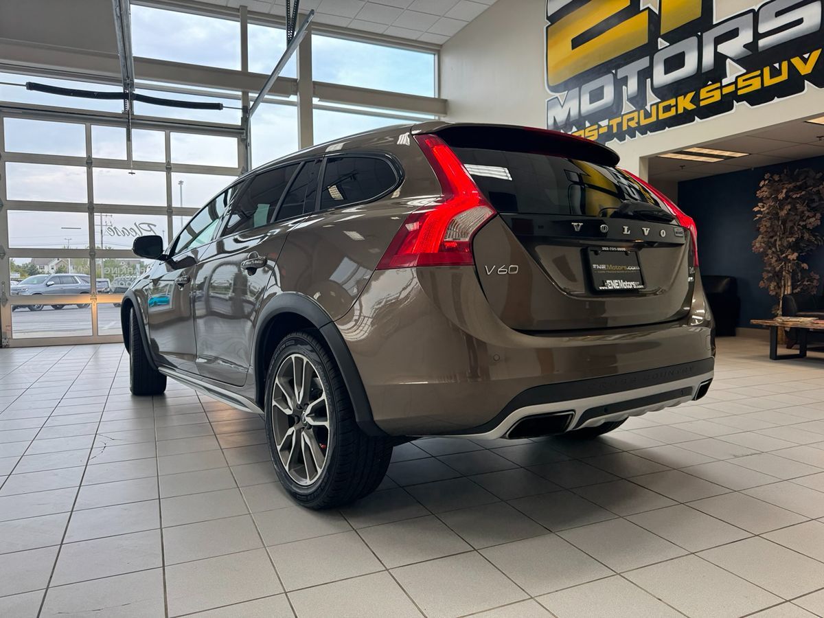 2018 Volvo V60 Cross Country photo 53