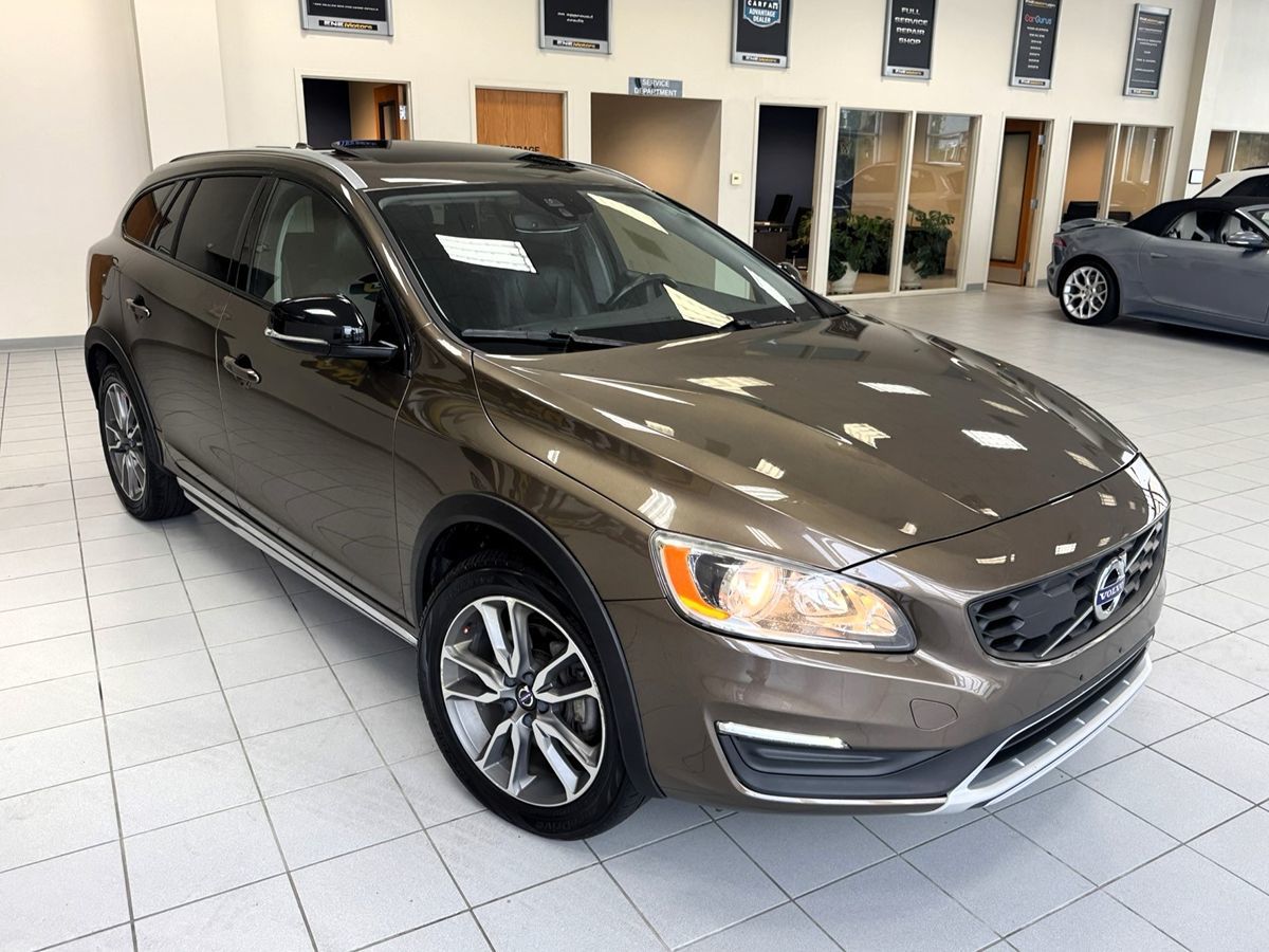 2018 Volvo V60 Cross Country photo 57
