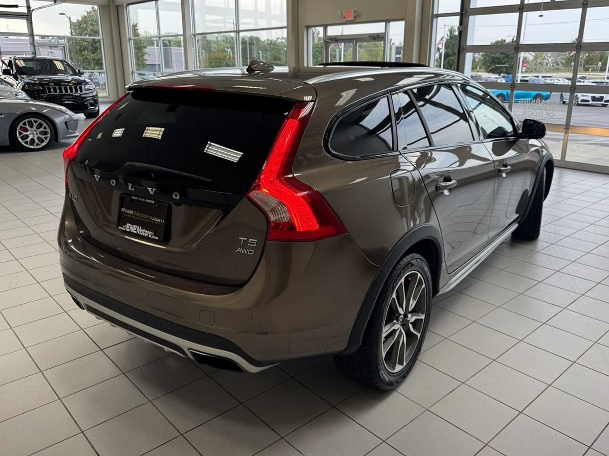 2018 Volvo V60 Cross Country photo 59