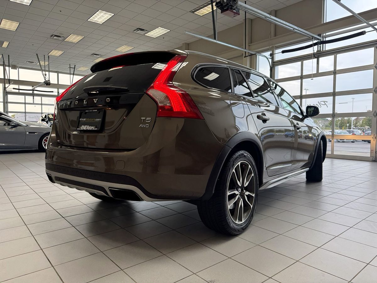 2018 Volvo V60 Cross Country photo 60