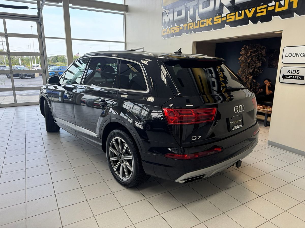 2017 Audi Q7 Premium Plus photo 2