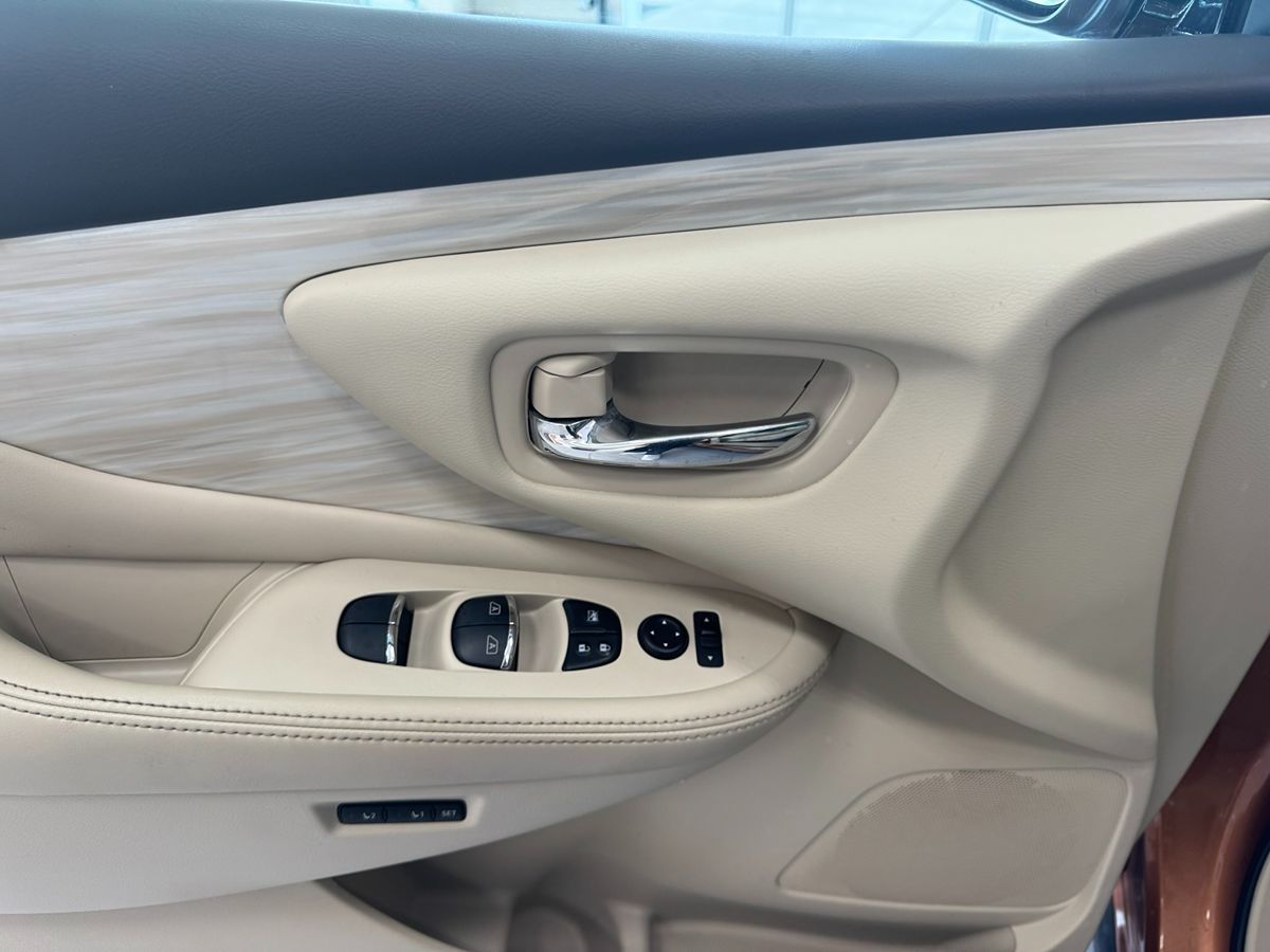 2017 Nissan Murano SL photo 10