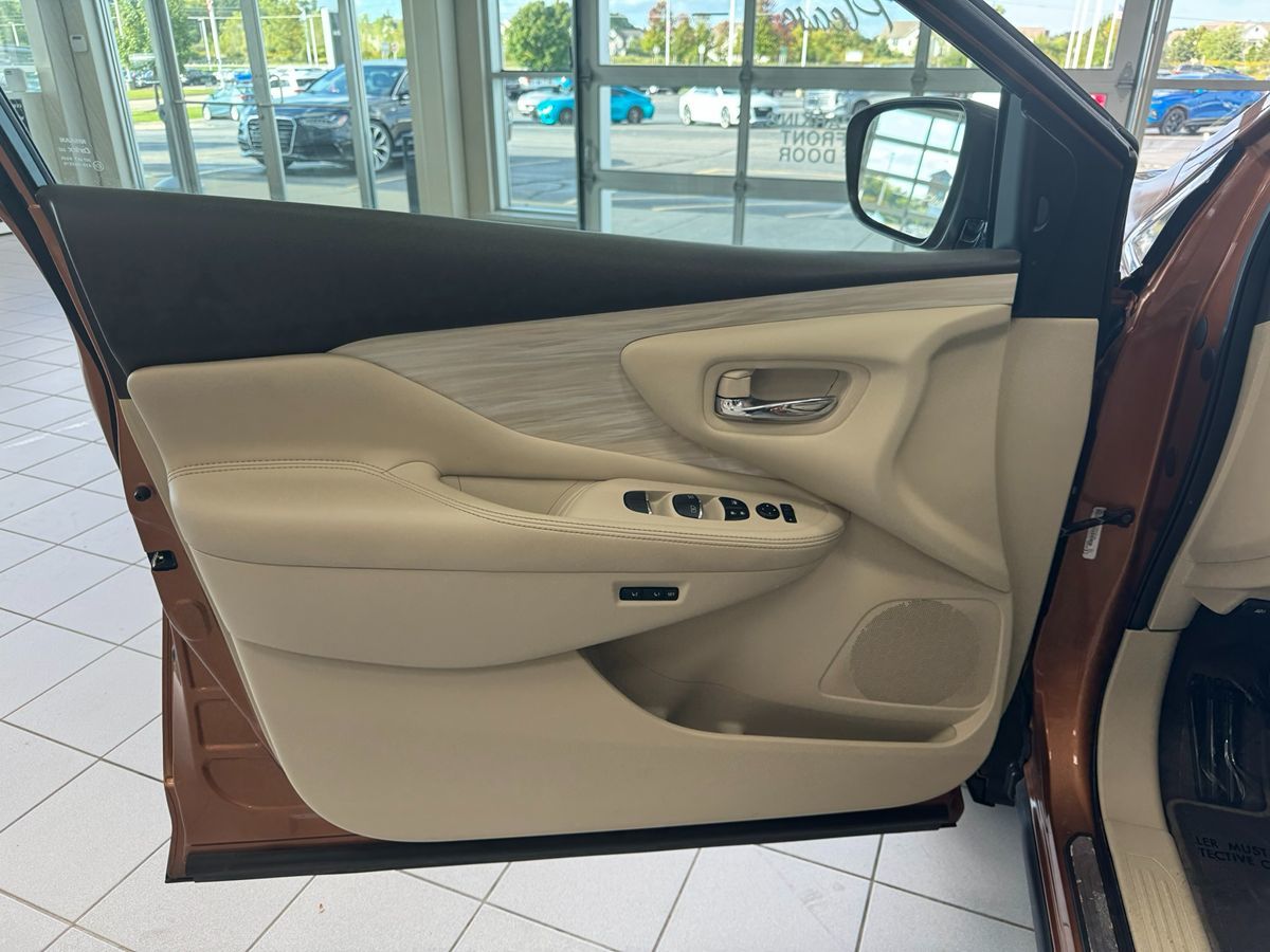 2017 Nissan Murano SL photo 9