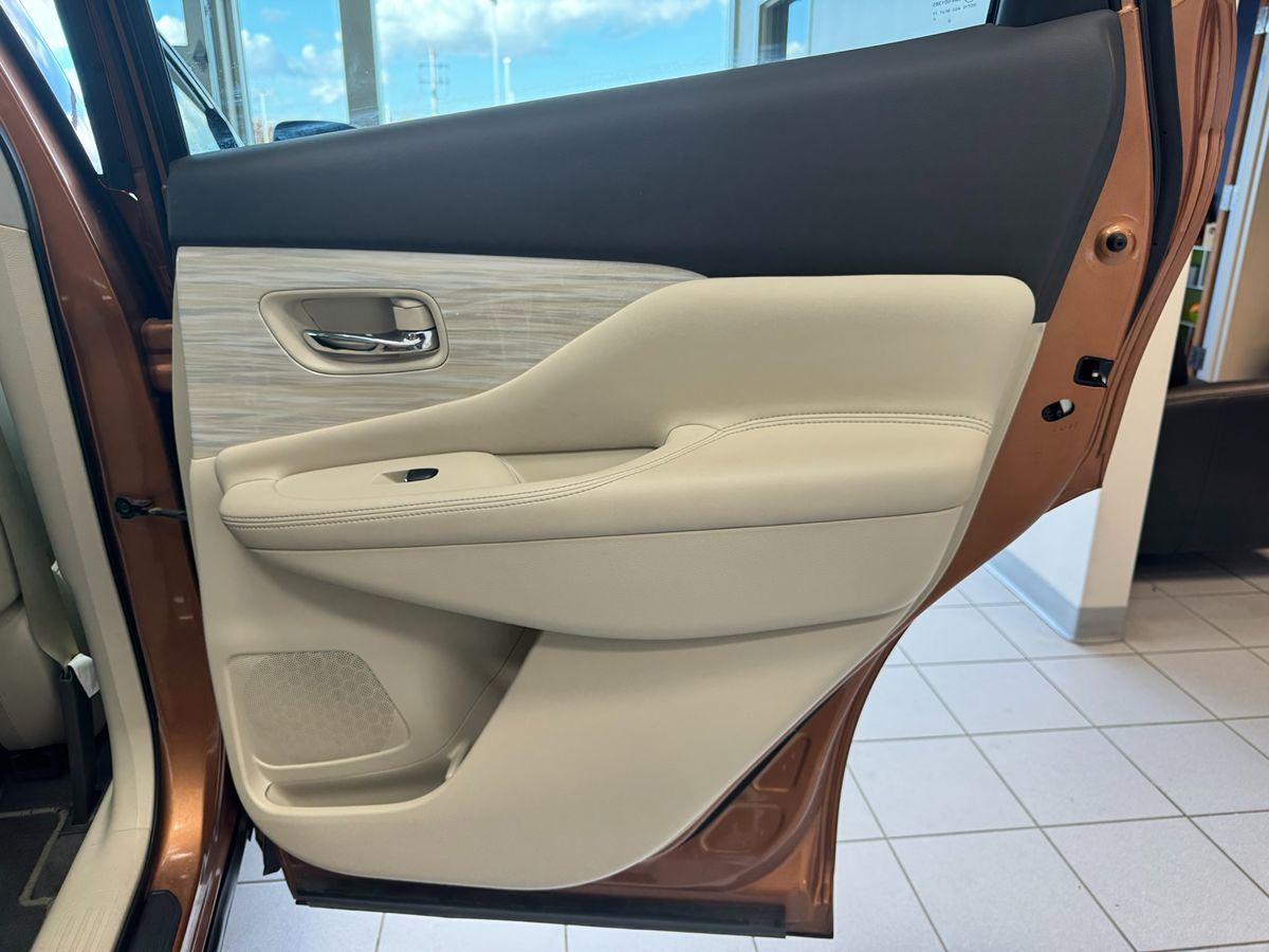 2017 Nissan Murano SL photo 39
