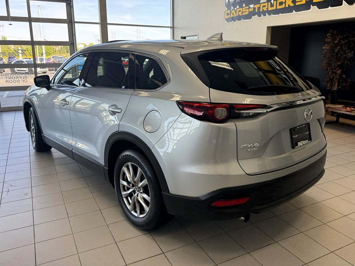 2017 Mazda CX-9 Touring photo 2