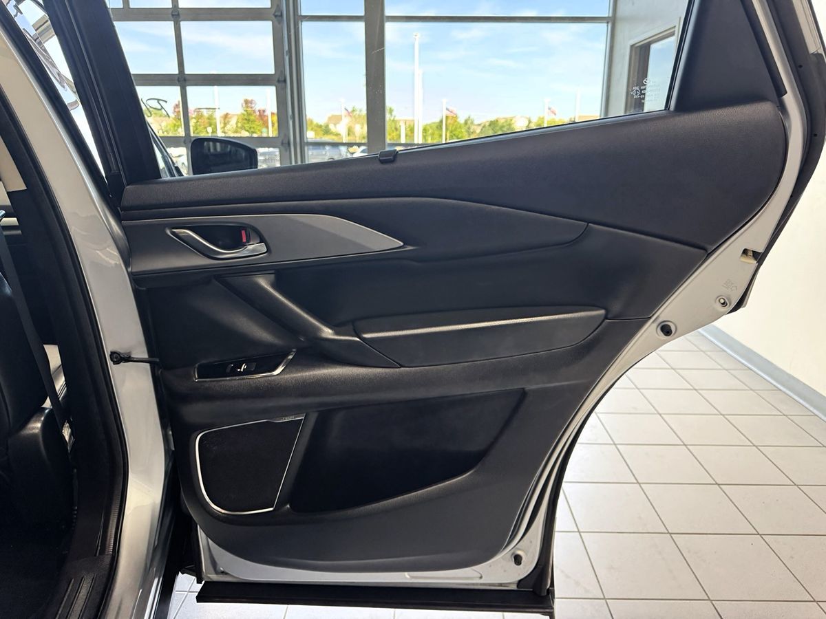 2017 Mazda CX-9 Touring photo 40