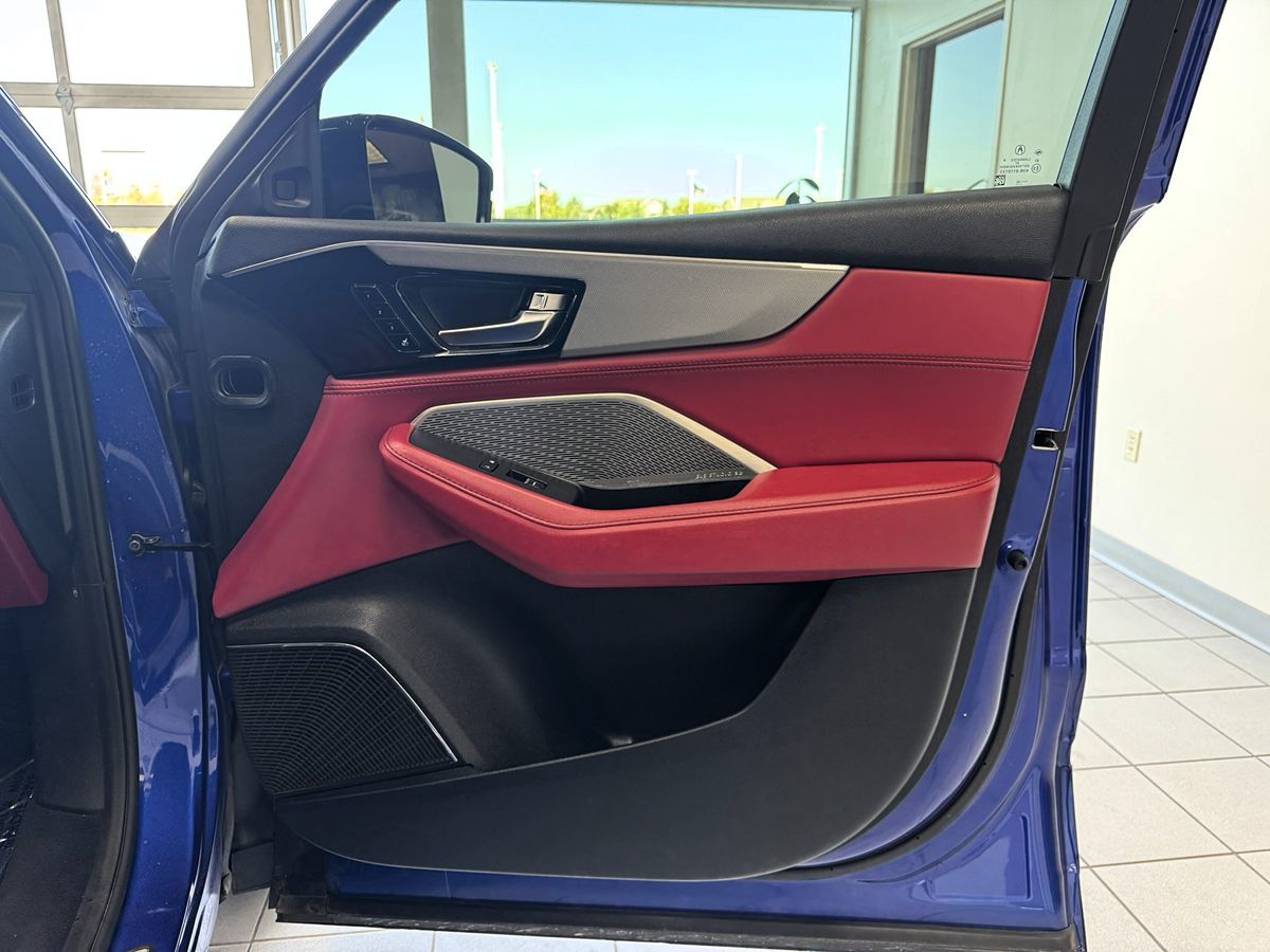 2022 Acura MDX A-Spec photo 13