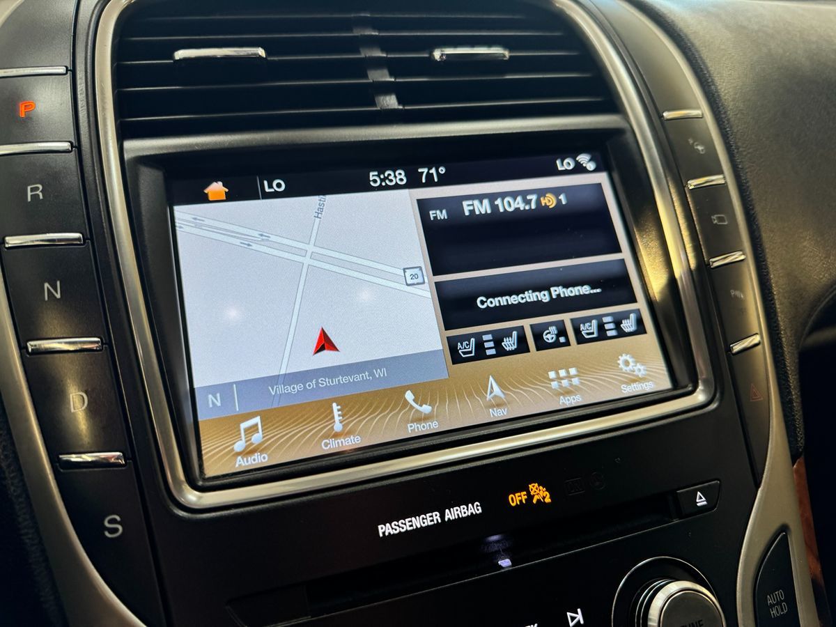 2017 Lincoln MKX Reserve photo 22