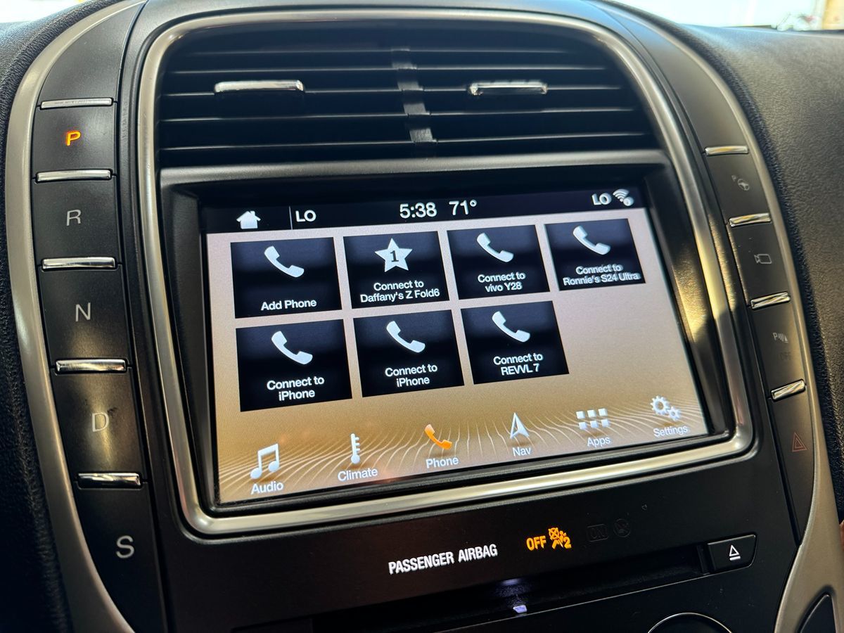 2017 Lincoln MKX Reserve photo 23