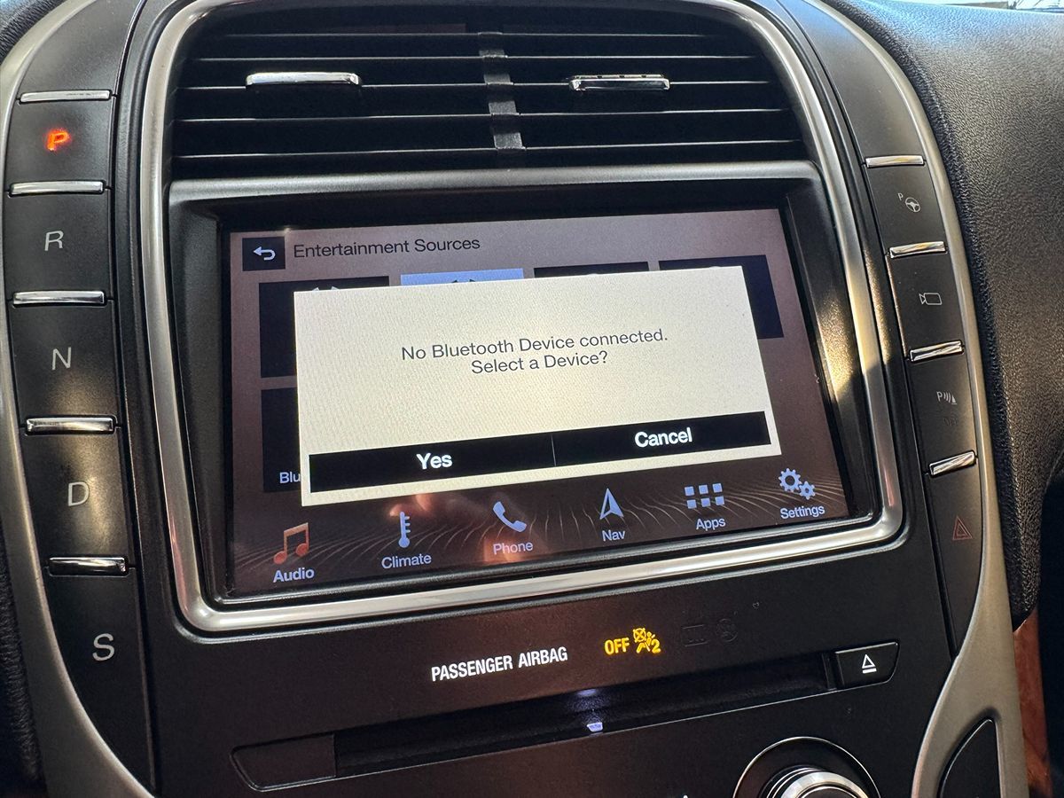 2017 Lincoln MKX Reserve photo 24