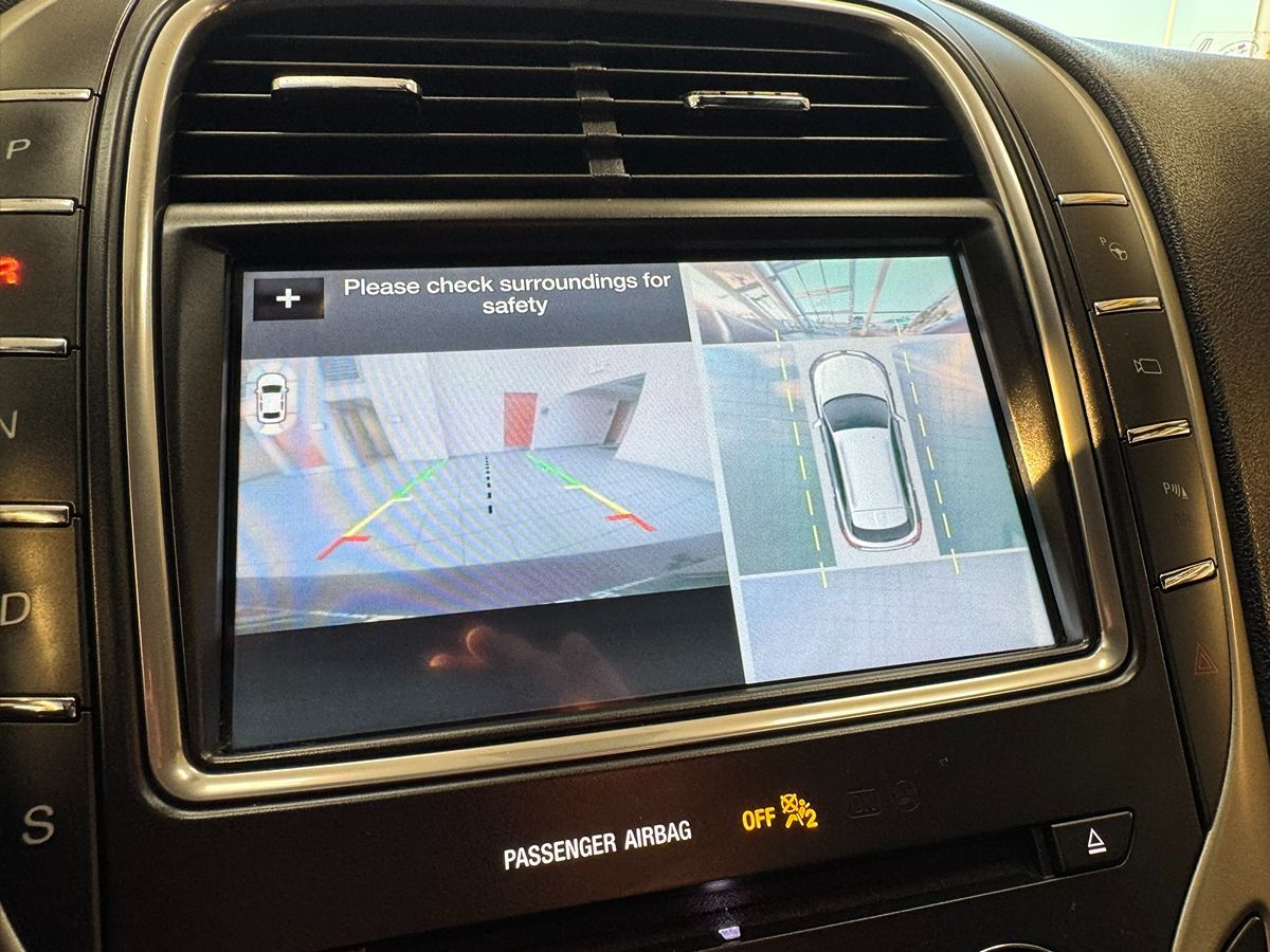 2017 Lincoln MKX Reserve photo 25