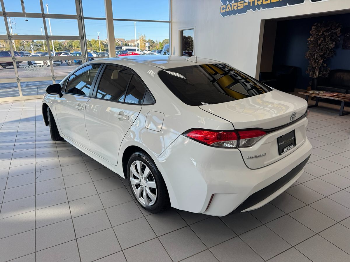 2020 Toyota Corolla LE photo 3