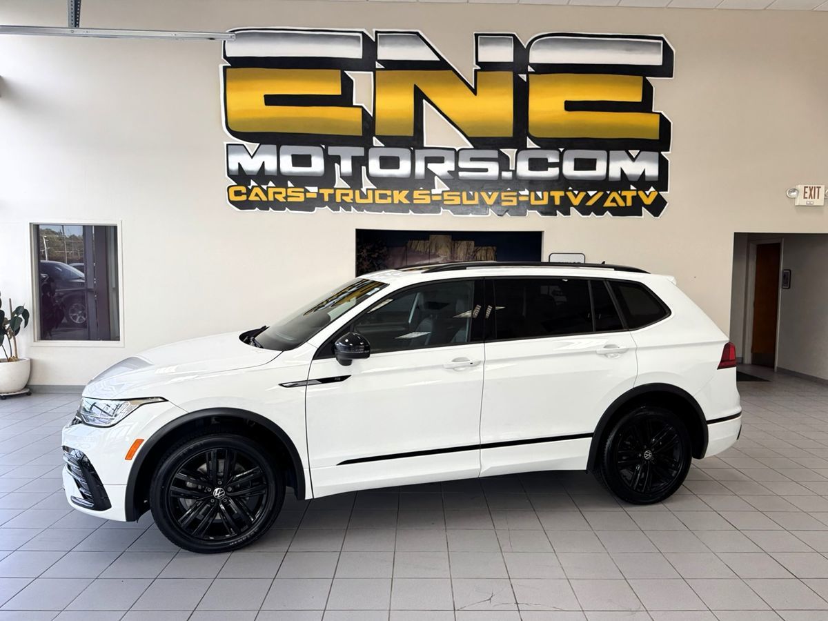 2022 Volkswagen Tiguan SE R-Line Black photo 2