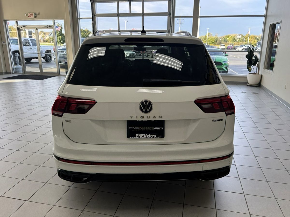 2022 Volkswagen Tiguan SE R-Line Black photo 3
