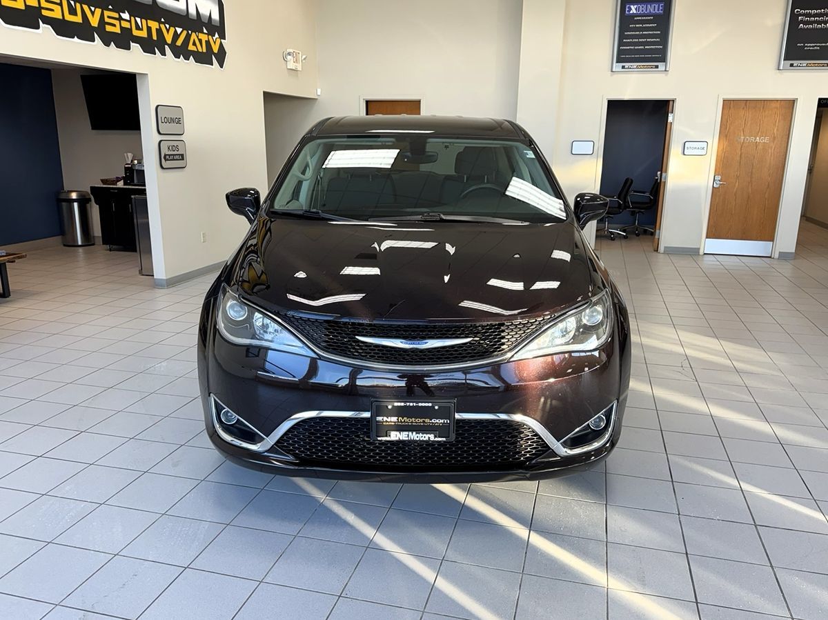 2019 Chrysler Pacifica Touring Plus photo 2