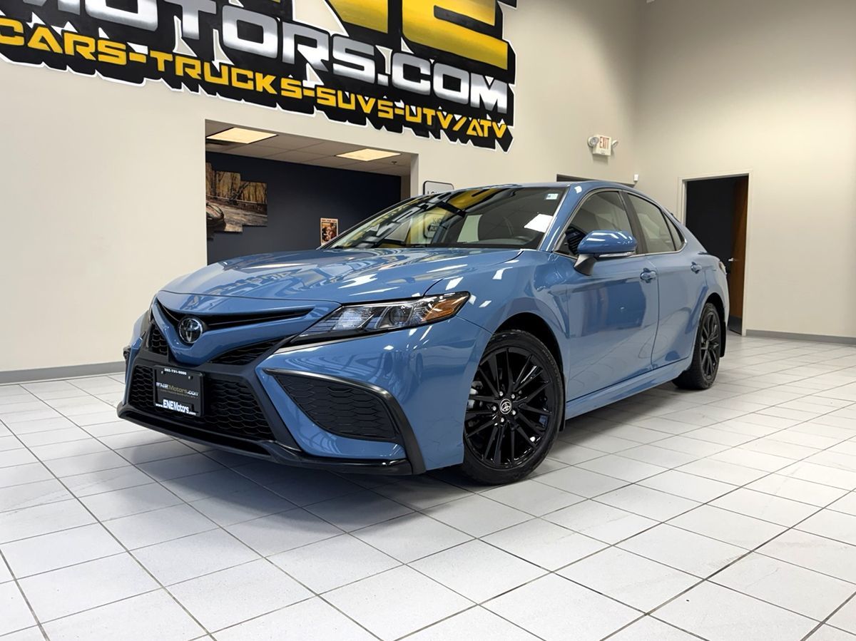 2023 Toyota Camry SE photo 2