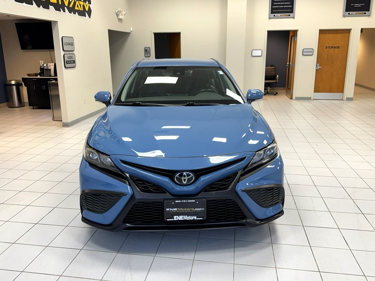 2023 Toyota Camry SE photo 4
