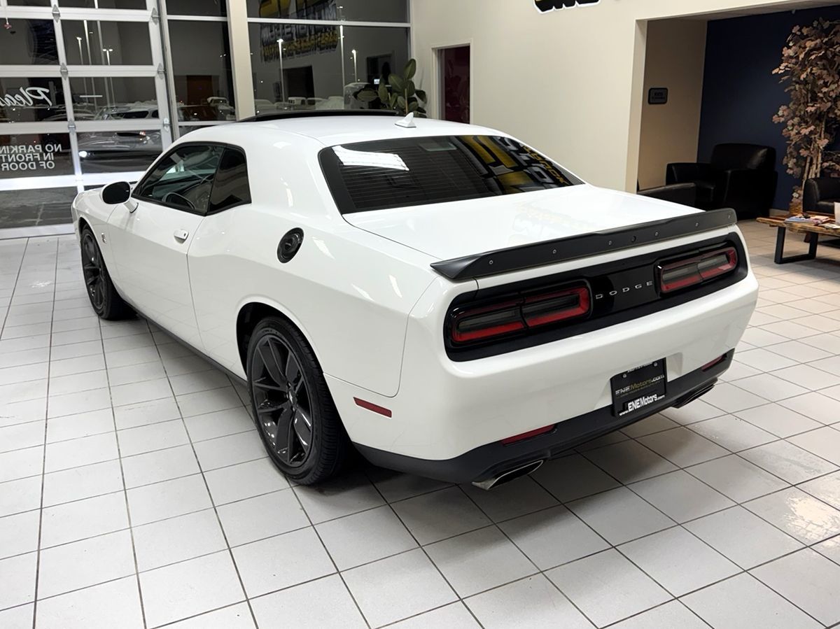 2019 Dodge Challenger R/T Scat Pack photo 2