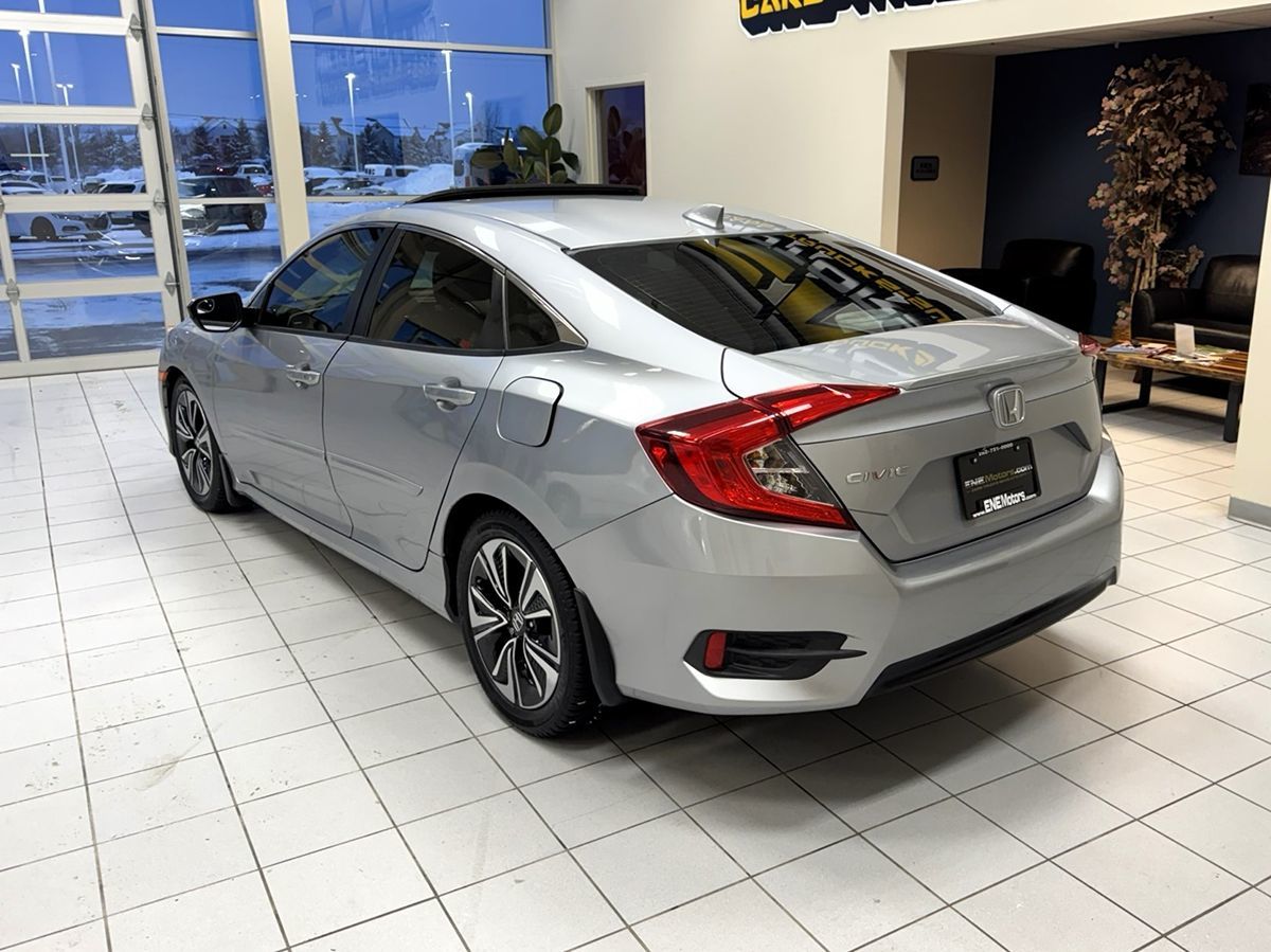 2017 Honda Civic EX-T photo 3