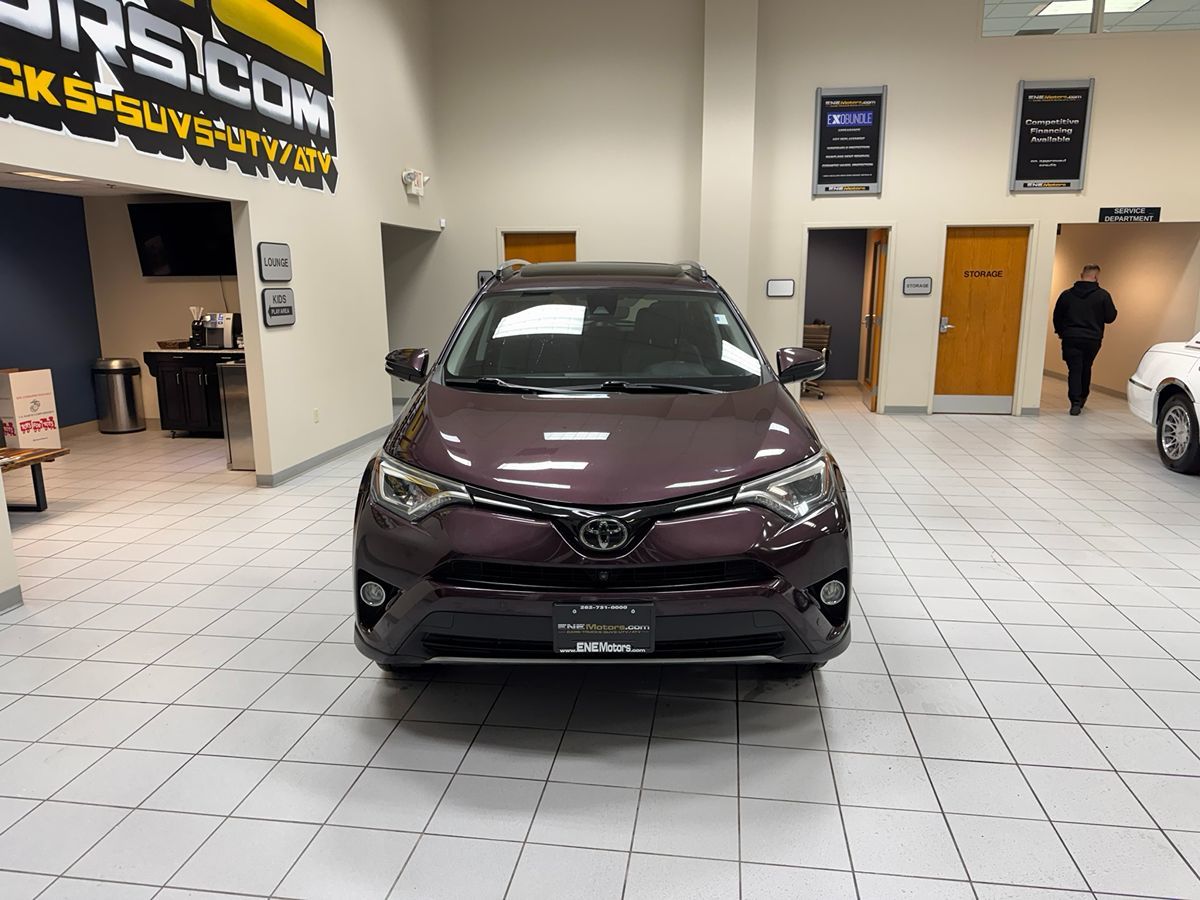 2018 Toyota RAV4 Limited Platinum photo 3