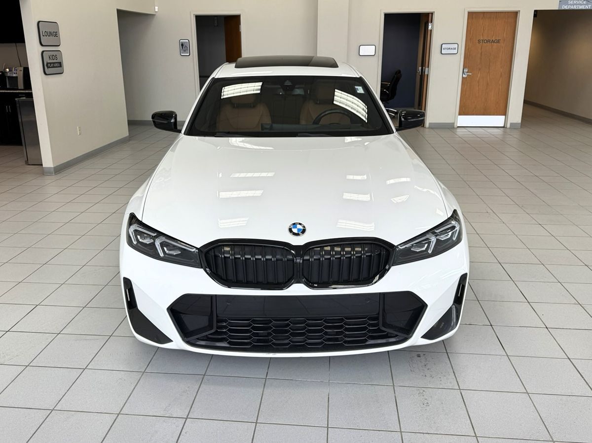 2023 BMW 3 Series 330i - Photo 5