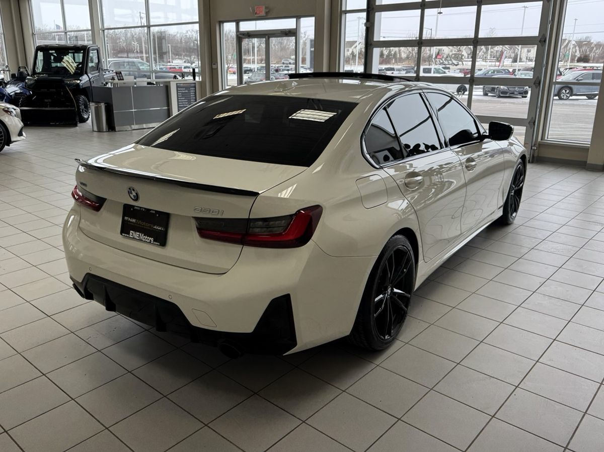 2023 BMW 3 Series 330i - Photo 11