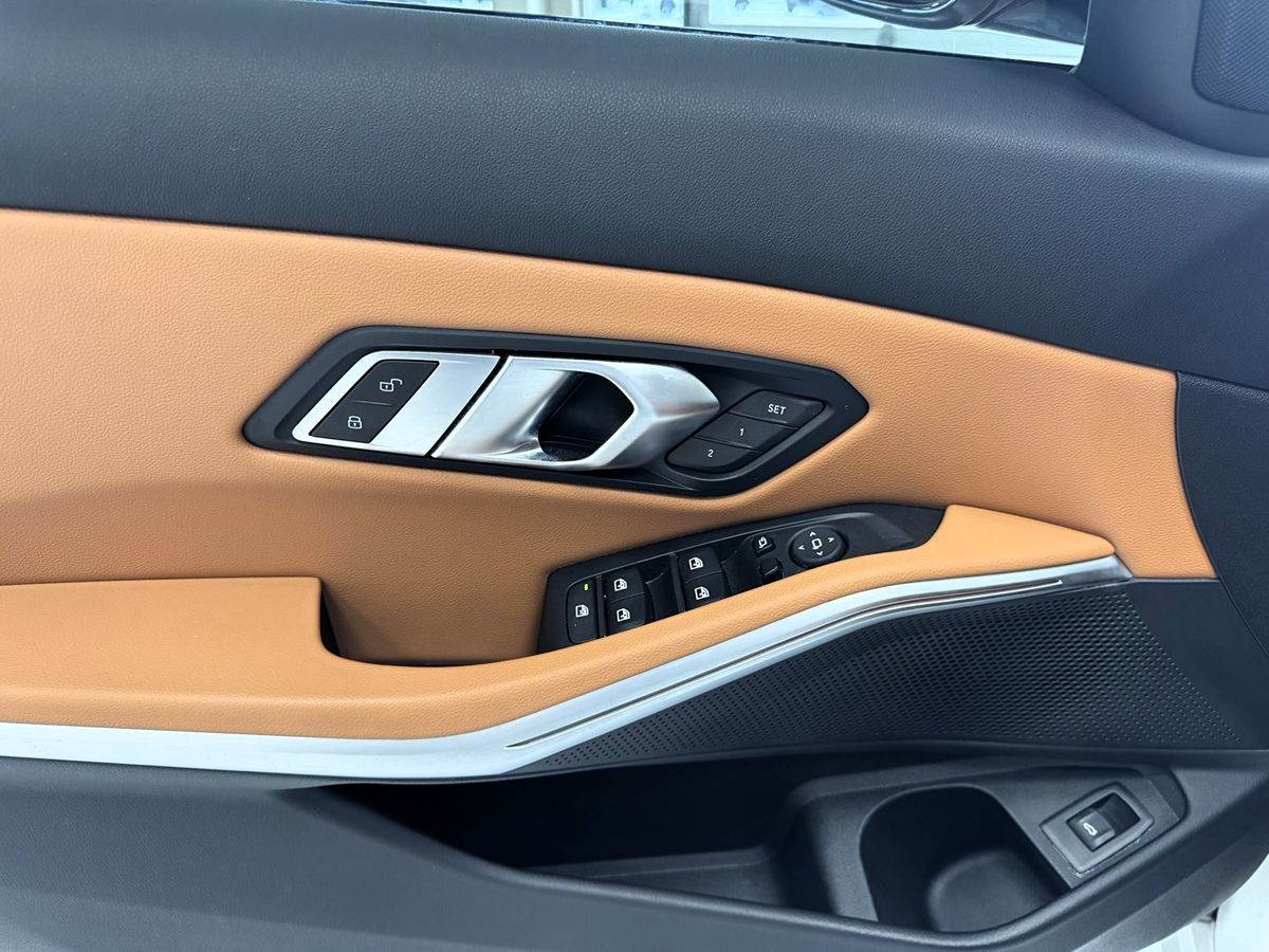2023 BMW 3 Series 330i - Photo 14