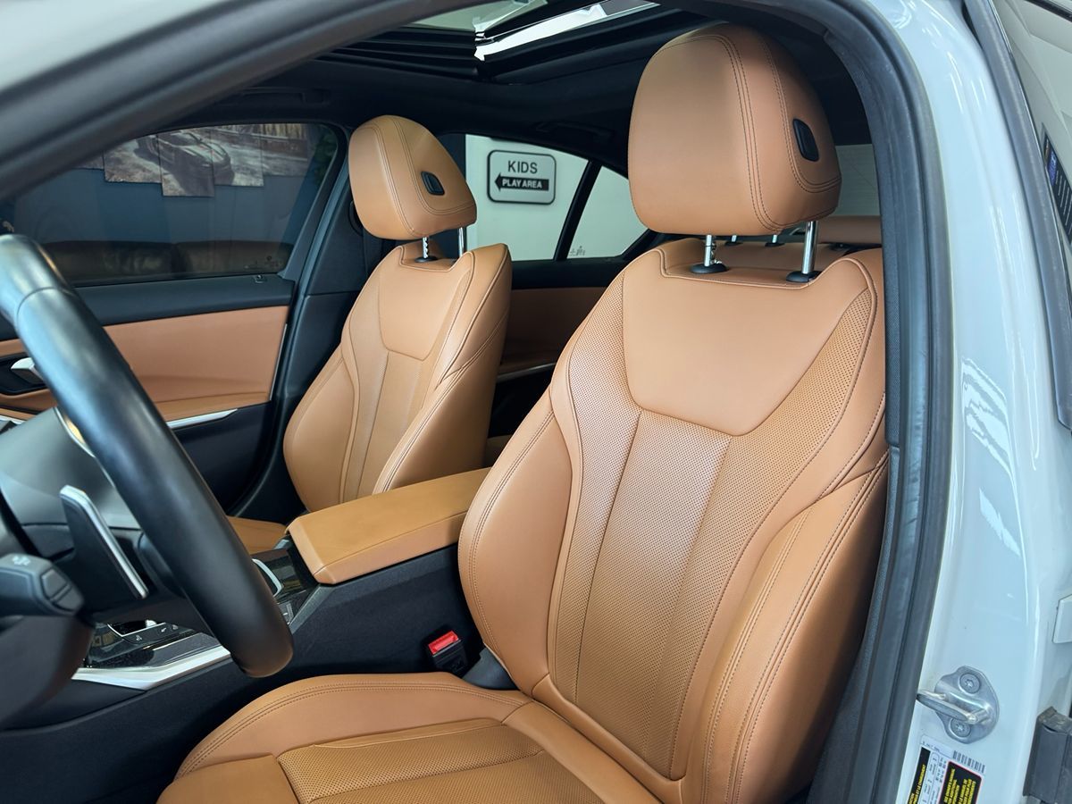 2023 BMW 3 Series 330i - Photo 17