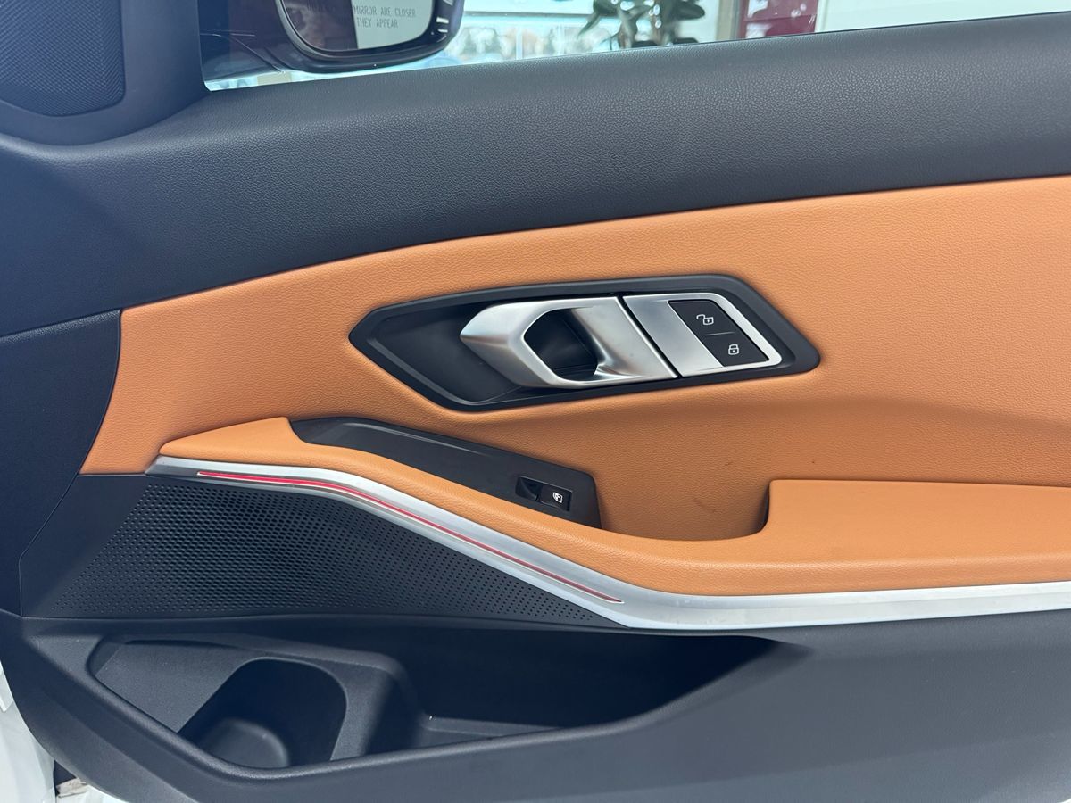 2023 BMW 3 Series 330i - Photo 19