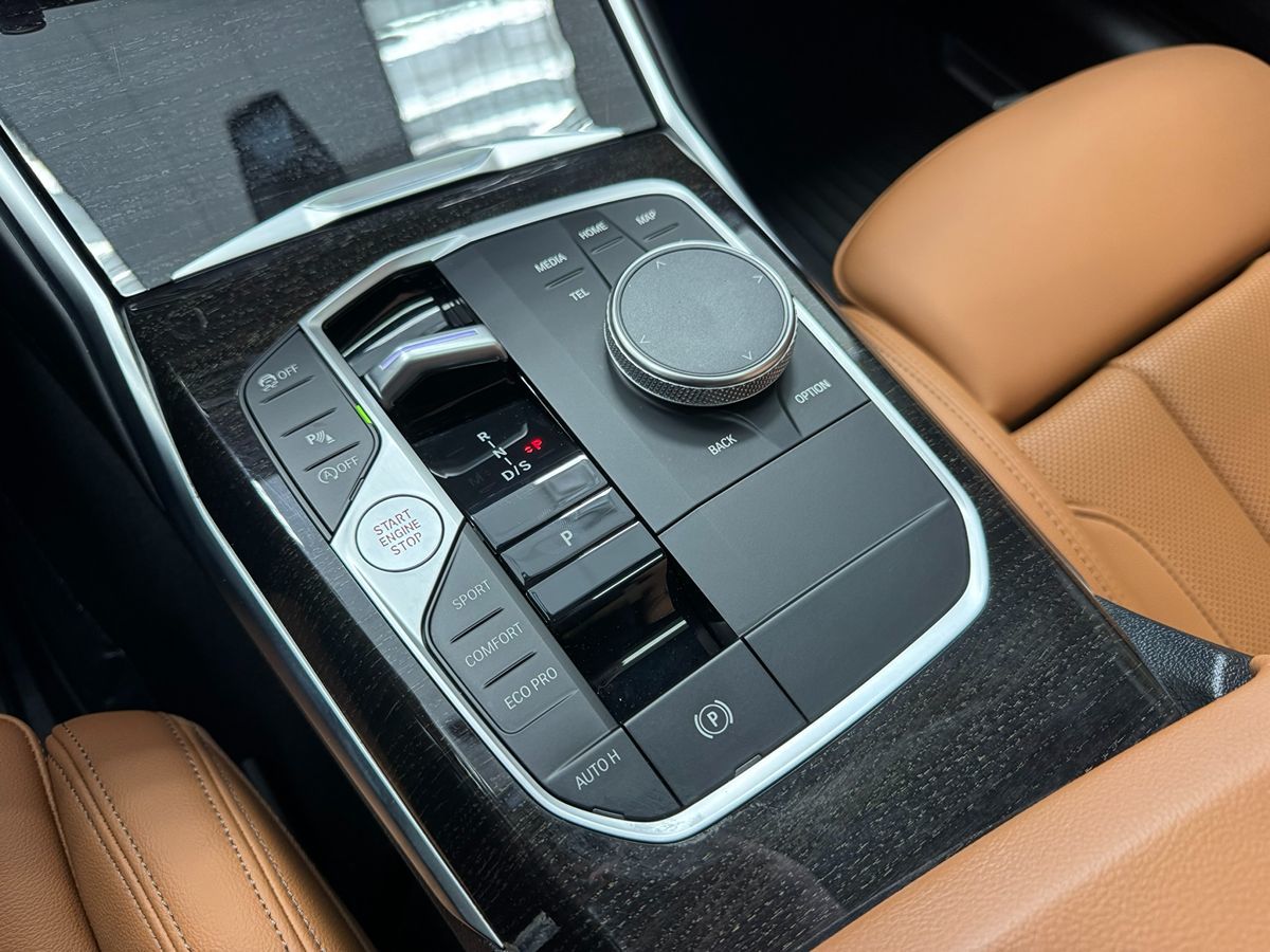 2023 BMW 3 Series 330i - Photo 37