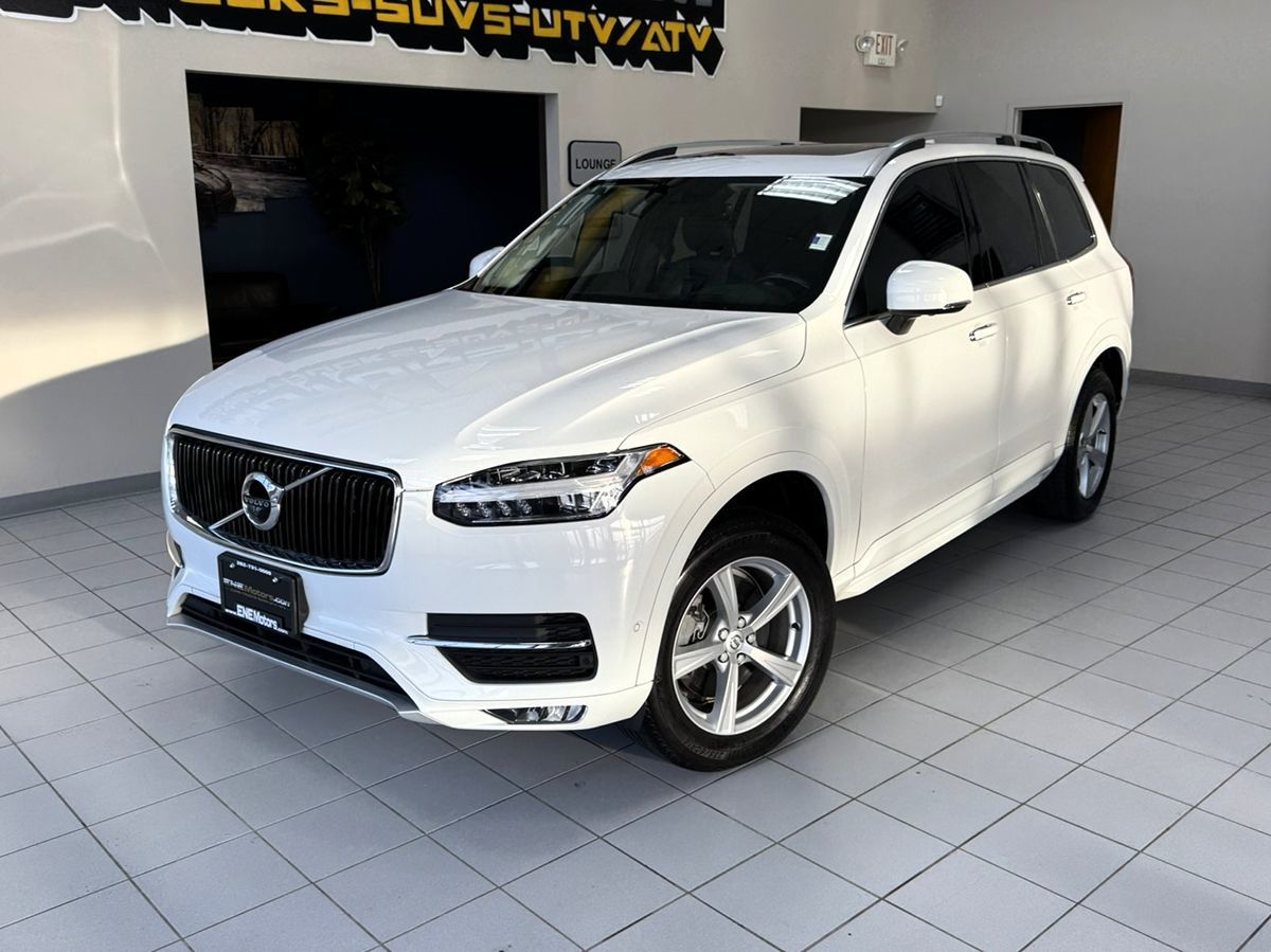 2018 Volvo XC90 T5 AWD Momentum's photo