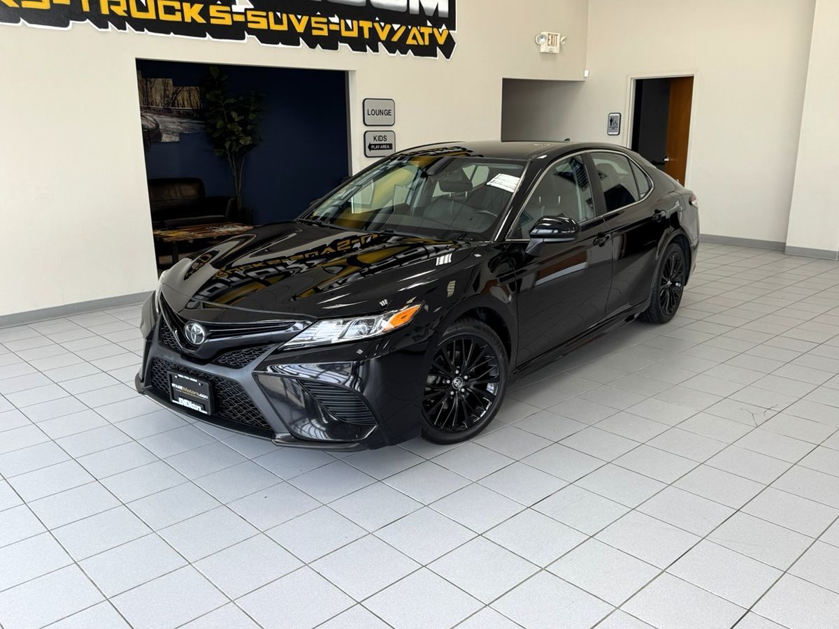 2020 Toyota Camry SE