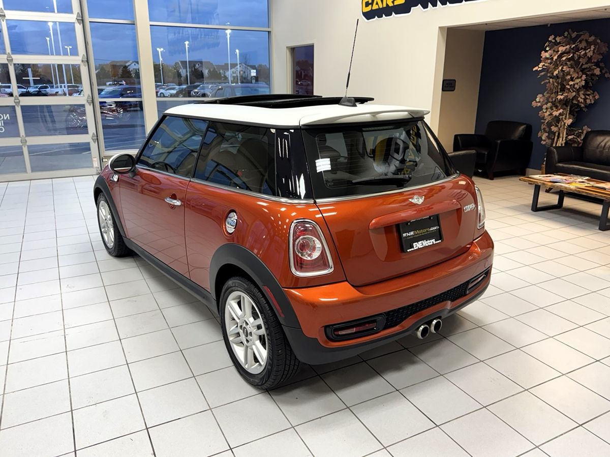 2011 Mini Cooper Hardtop S photo 3