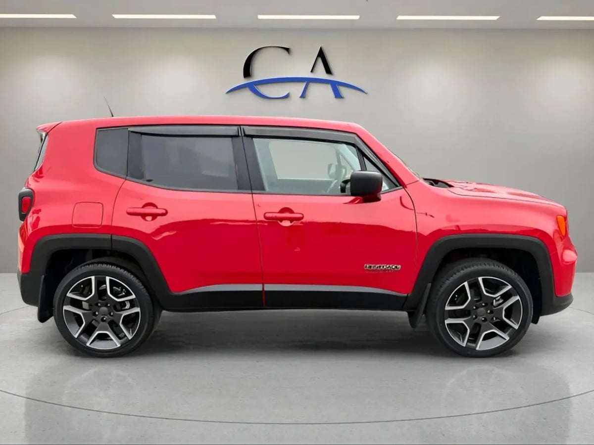 2021 Jeep Renegade Jeepster - Photo 2