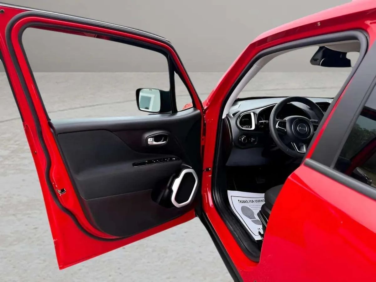 2021 Jeep Renegade Jeepster - Photo 8