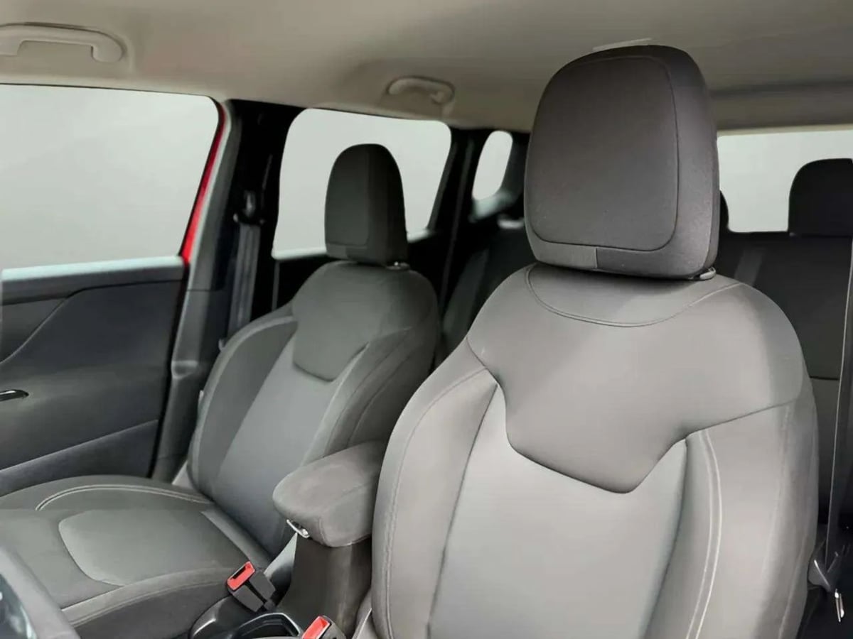 2021 Jeep Renegade Jeepster - Photo 10