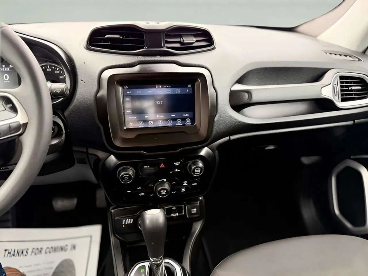 2021 Jeep Renegade Jeepster - Photo 12